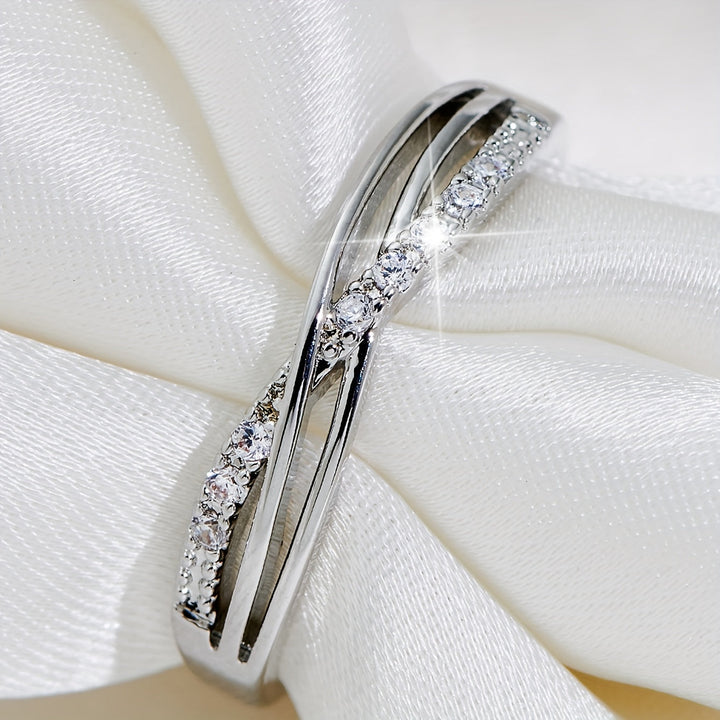 Day Ring in Zirconia and White Gold