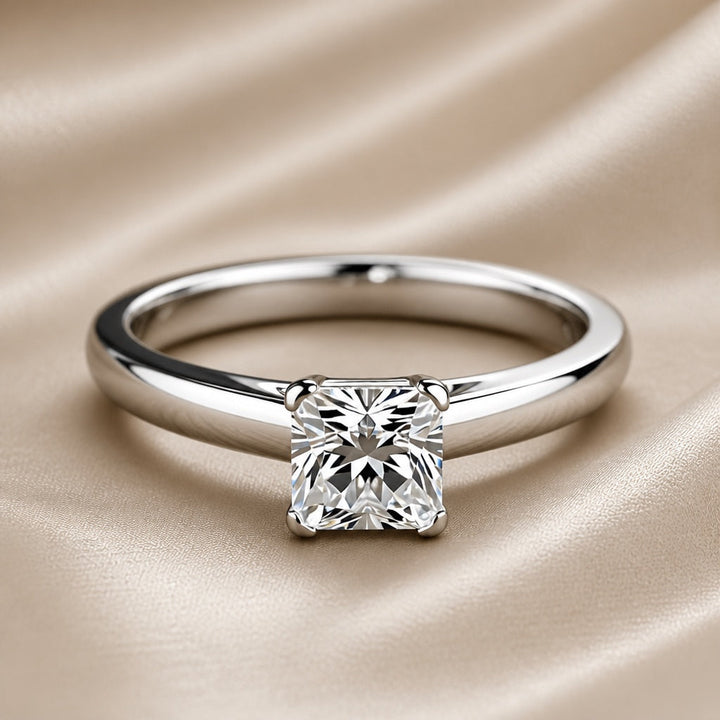 Square Ring in Crystal and White Gold