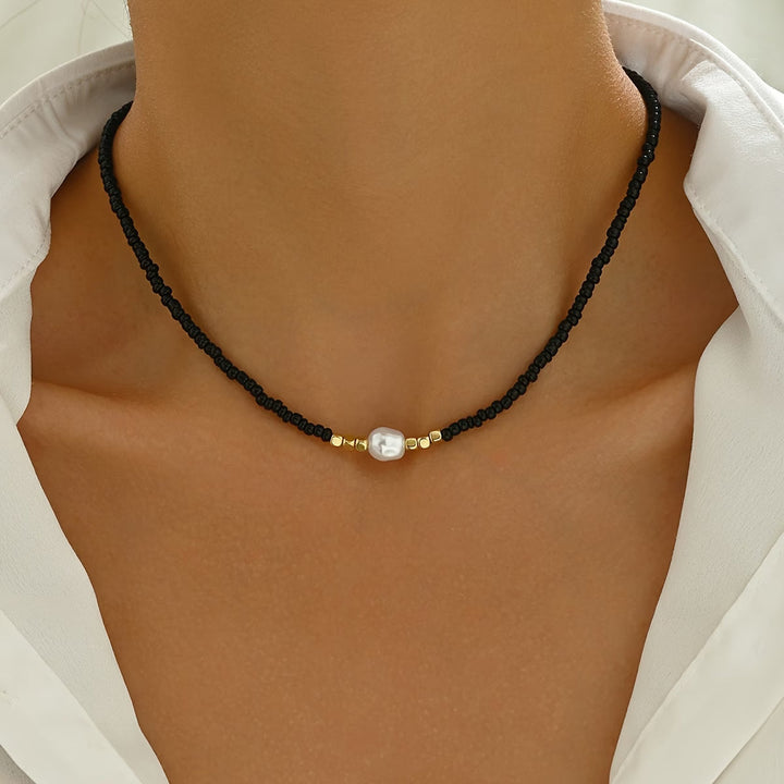 Minimal Pearl Necklace