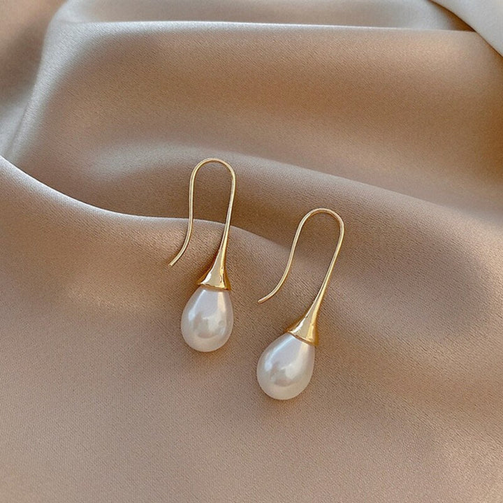 Drop earrings with pearls