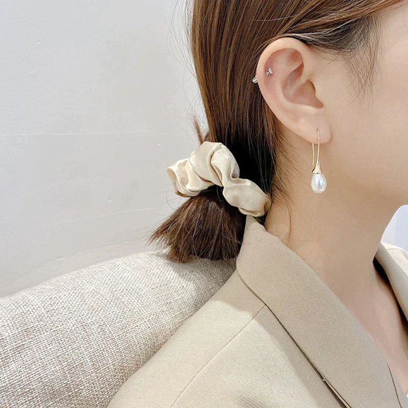 Drop earrings with pearls