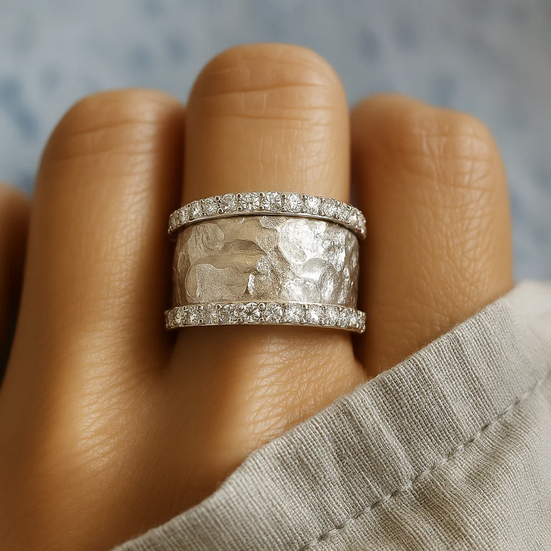 VINTAGE SILVER ZIRCON RING