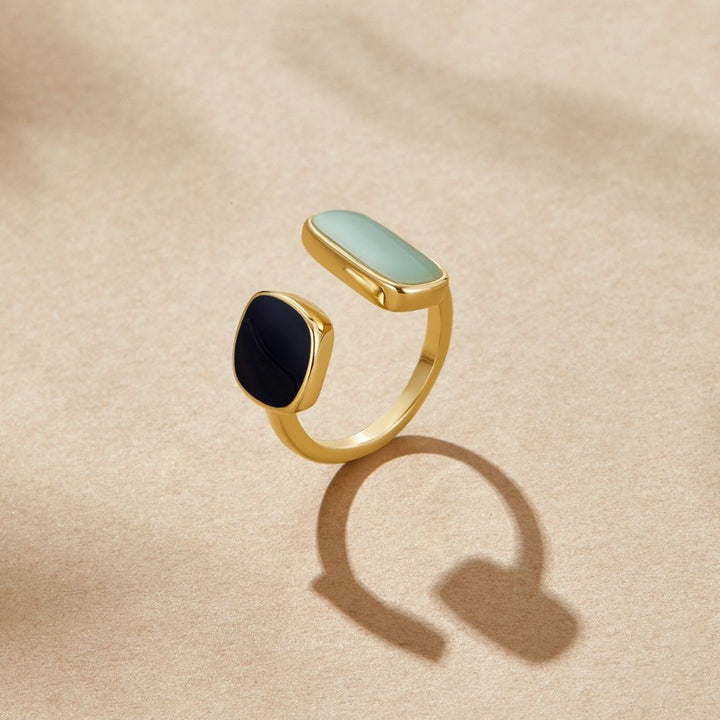 Aquamarine embrace ring