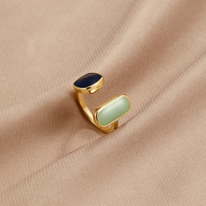 Aquamarine embrace ring