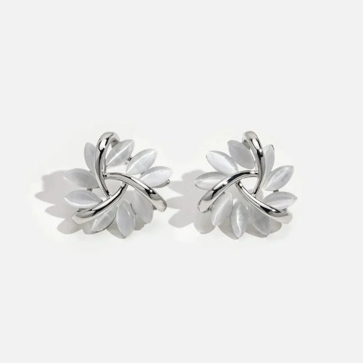 Hoop earrings with opal flowers in gold