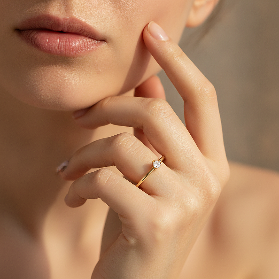 Lova Petite Crystal Ring
